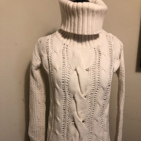 Beautiful cream Theory turtle neck sweater. - Picture 1 of 6